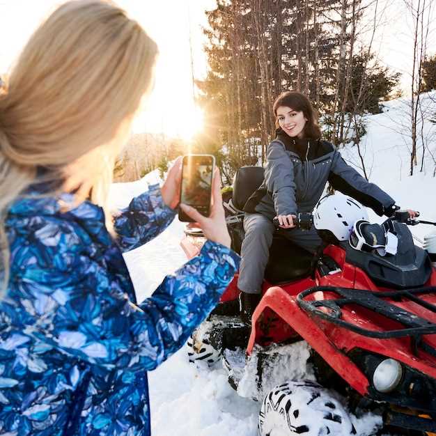 Communication Strategies for Safe Tandem Riding